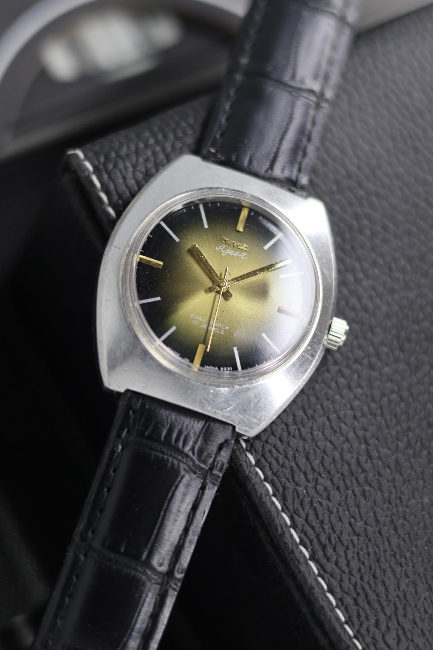 (Super Rare) Vintage HMT Ajeet Gradient Dial - in Original Condition - Mechanical Hand Winding Watch (Pre Owned) - SE647
