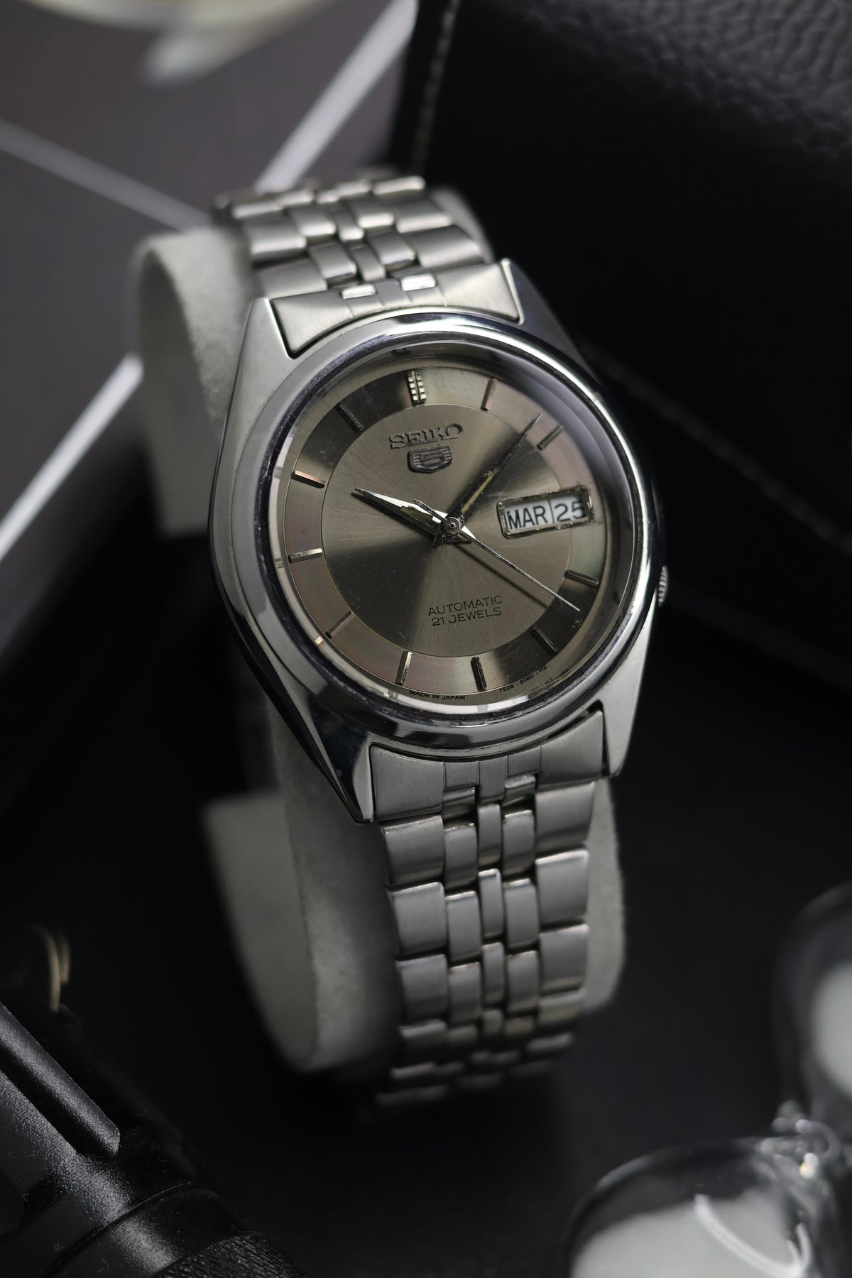(Super Rare) 1996 Seiko 5 Grey Sunray Dial - Automatic Vintage Watch (Pre Owned)  - SE821