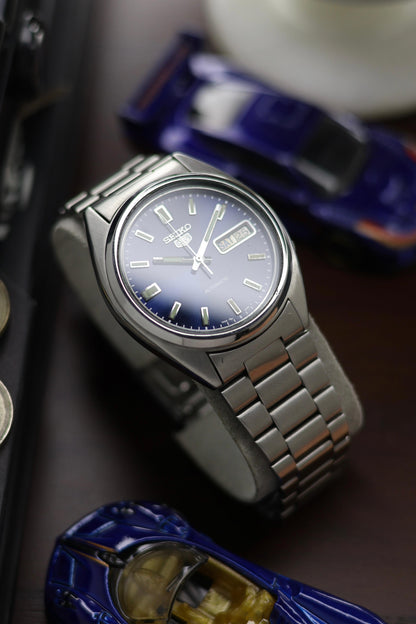 (Super Rare) 1986 Seiko 5 Blue Sunray Dial - Automatic Vintage Watch (Pre Owned) - SE451