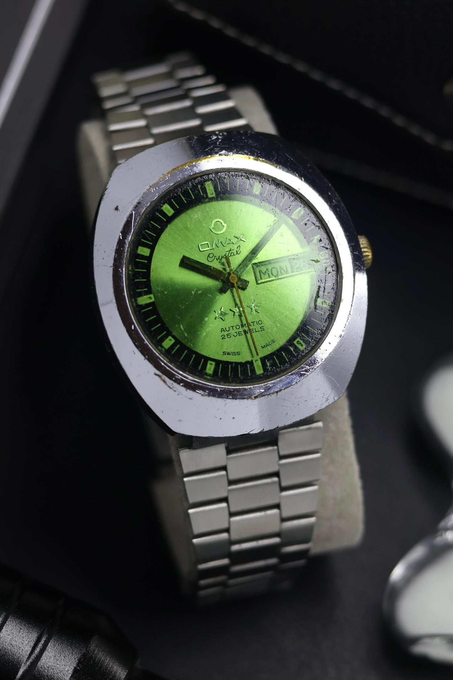 (Super Rare) Omax Crystal 25 Jewels Green Dial - Automatic Swiss Vintage Watch (Pre Owned) - SE518