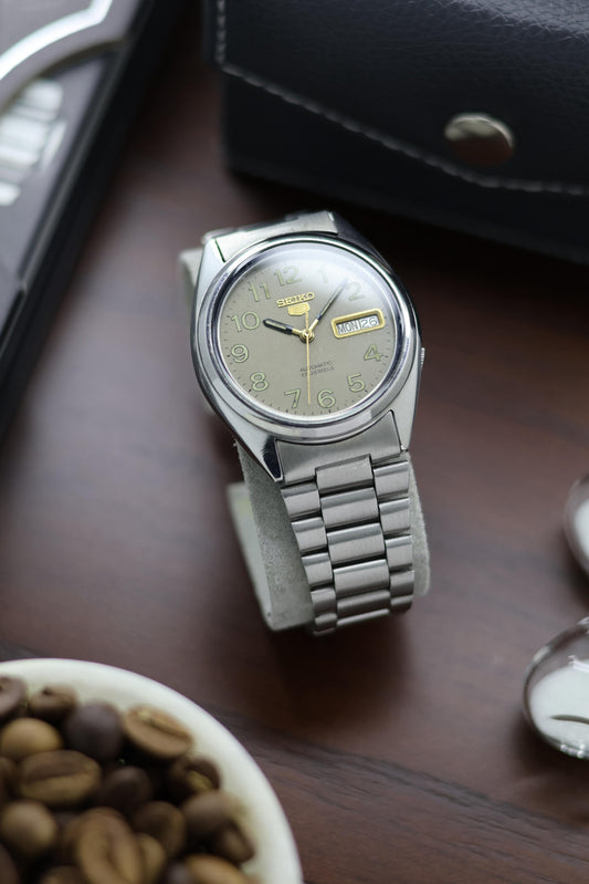 (Super Rare) 1984 Seiko 5 Grey Field Dial - Automatic Vintage Watch (Pre Owned) - SE463