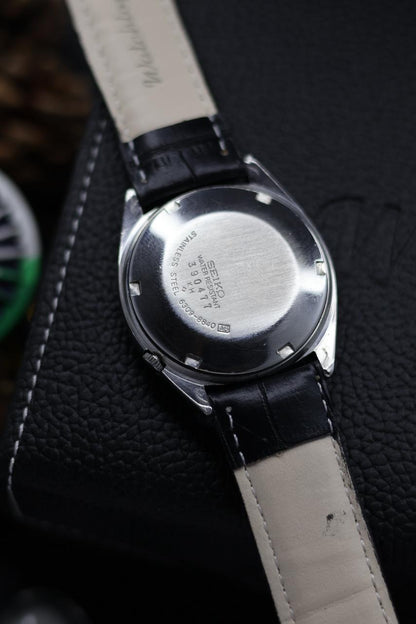 (Super Rare) 1983 Seiko 5 Black Patina Dial - Automatic Vintage Watch (Pre Owned) - SE627