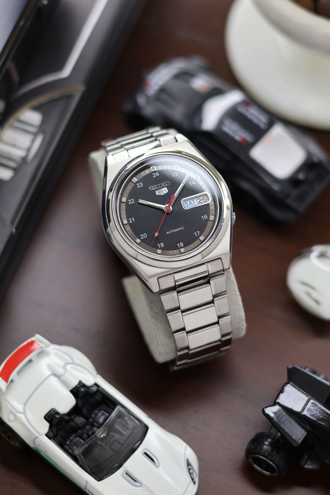 (Super Rare) Seiko 5 Black Dial with Glass Back - Automatic Vintage Watch (Pre Owned) - A468