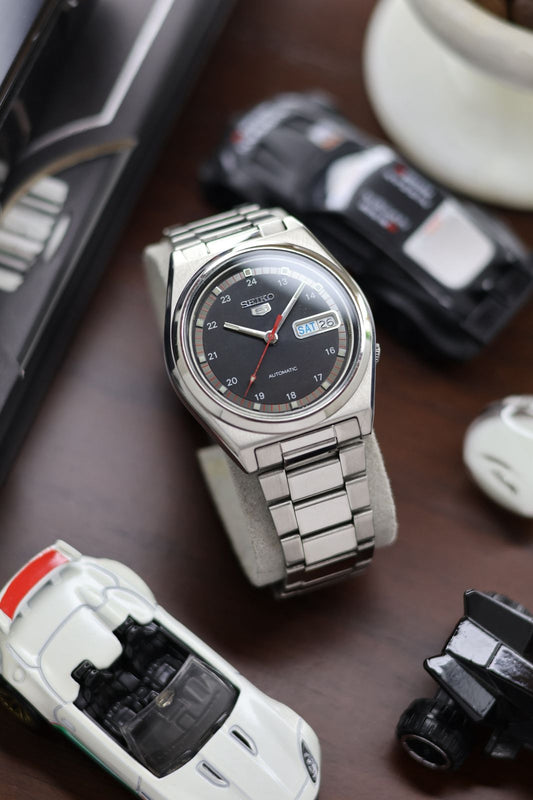 (Super Rare) Seiko 5 Black Dial  with Glass Back - Automatic Vintage Watch (Pre Owned) - SE468