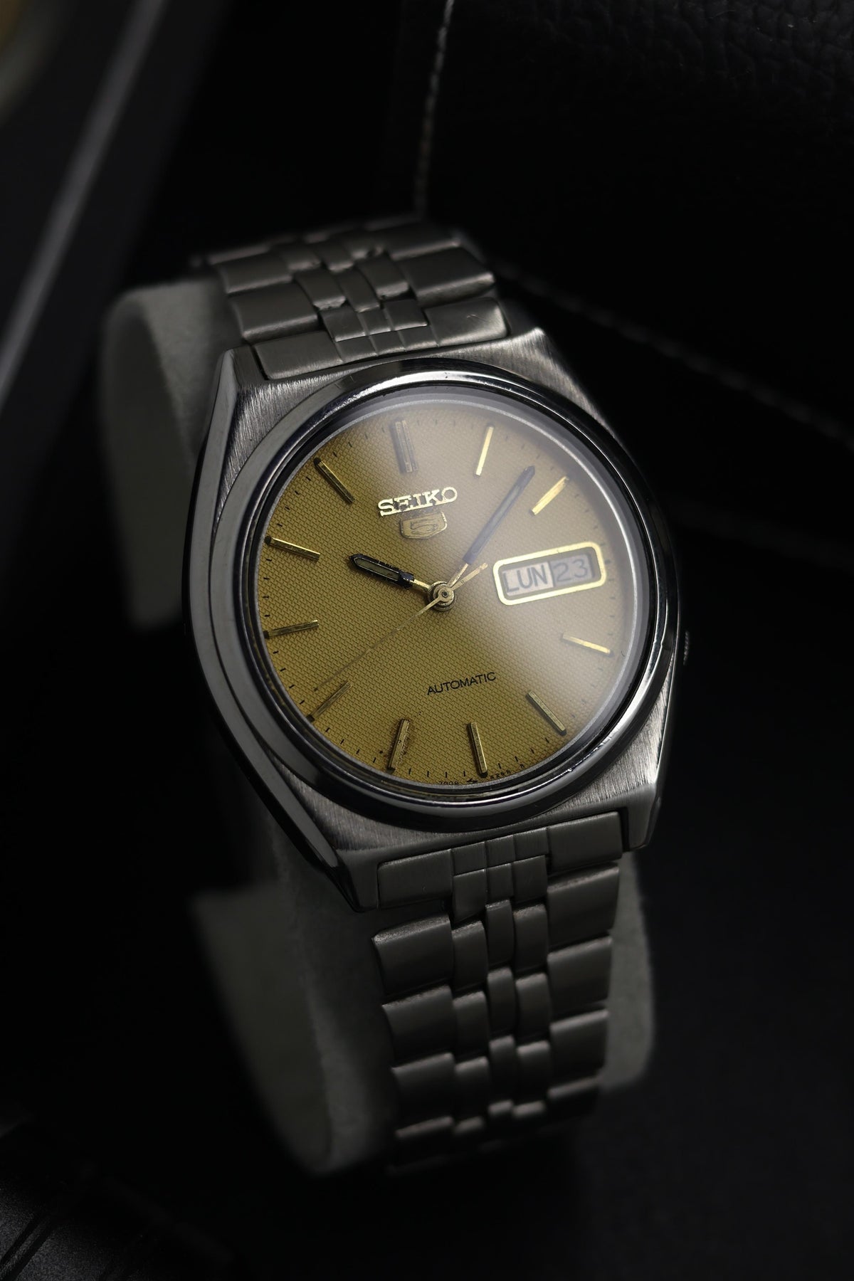 (Super Rare) 1980 Seiko 5 Gold Guilloche Dial - Automatic Vintage Watch (Pre Owned) - SE764