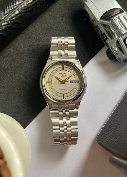 1982 Seiko 5 Grey Patterned Dial (Pre Owned)