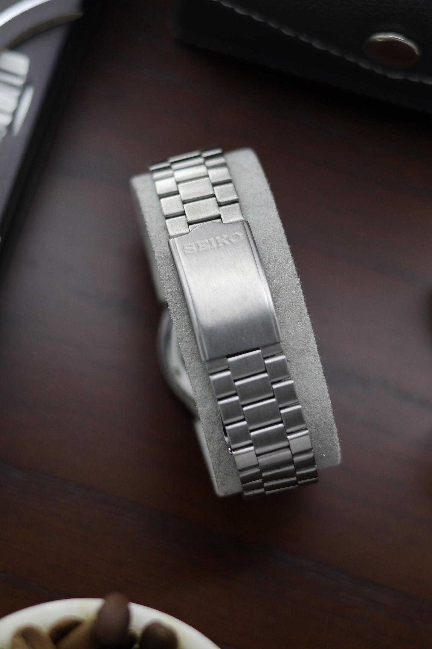 1983 Seiko 5 Silver Motif Dial - Automatic Vintage Watch (Pre Owned) - A248