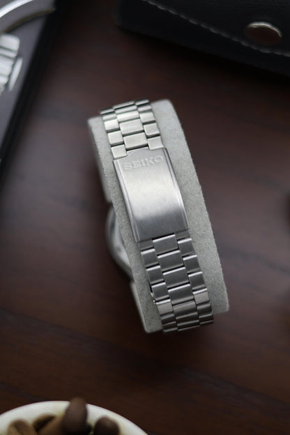 1983 Seiko 5 Silver Motif Dial - Automatic Vintage Watch (Pre Owned) - A248