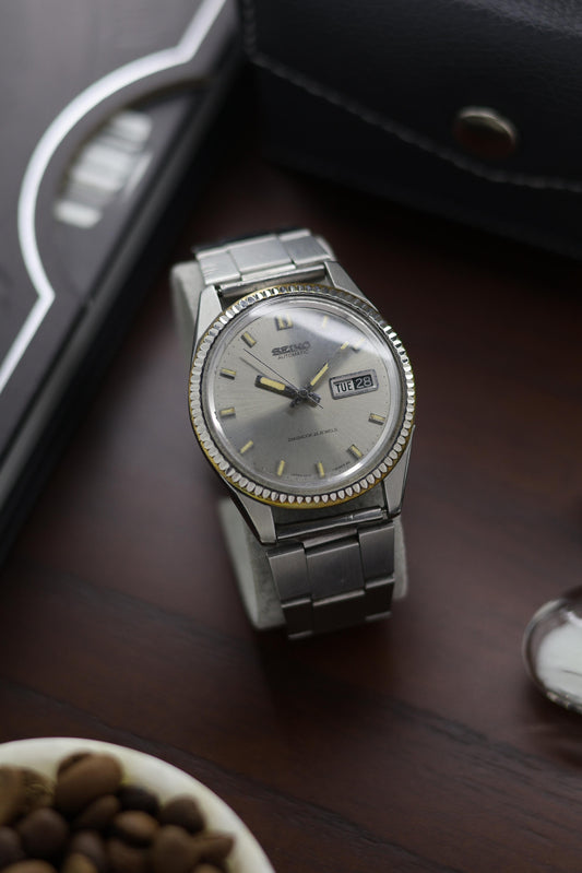 (Extremely Rare) 1967 Seiko 5 Sportsmatic Diashock Grey Sunray Dial with Fluted Bezel  - Automatic Vintage Watch (Pre Owned) - A250