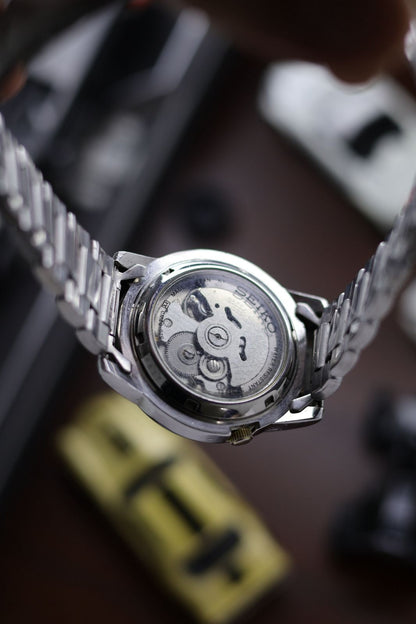 Seiko 5 Silver Sunray Dial with Glass Back - Automatic Vintage Watch (Pre Owned) - SE480