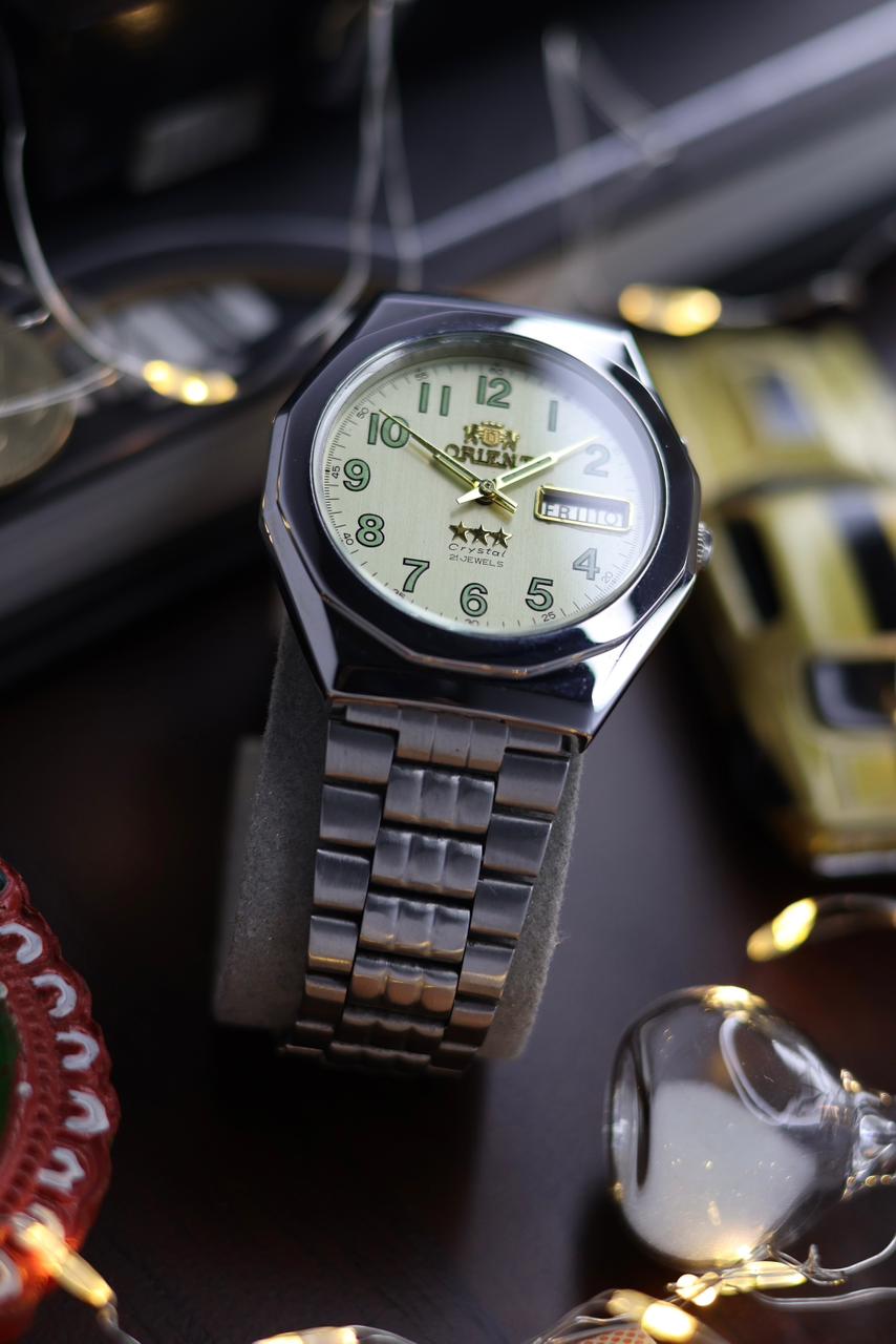 (Super Rare) Orient Tri-Star Crystal Field Dial with Hexagonal Case - Automatic Vintage Watch (Pre Owned) - SE531