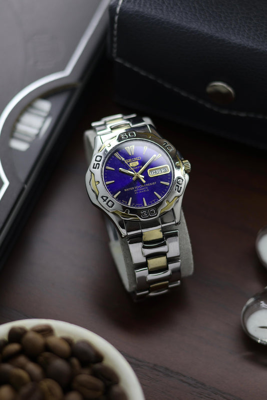 (Super Rare) Seiko 5 Sports Diver 100M Blue Sunray Dial with Glass Back - Automatic Vintage Watch (Pre Owned) - A376
