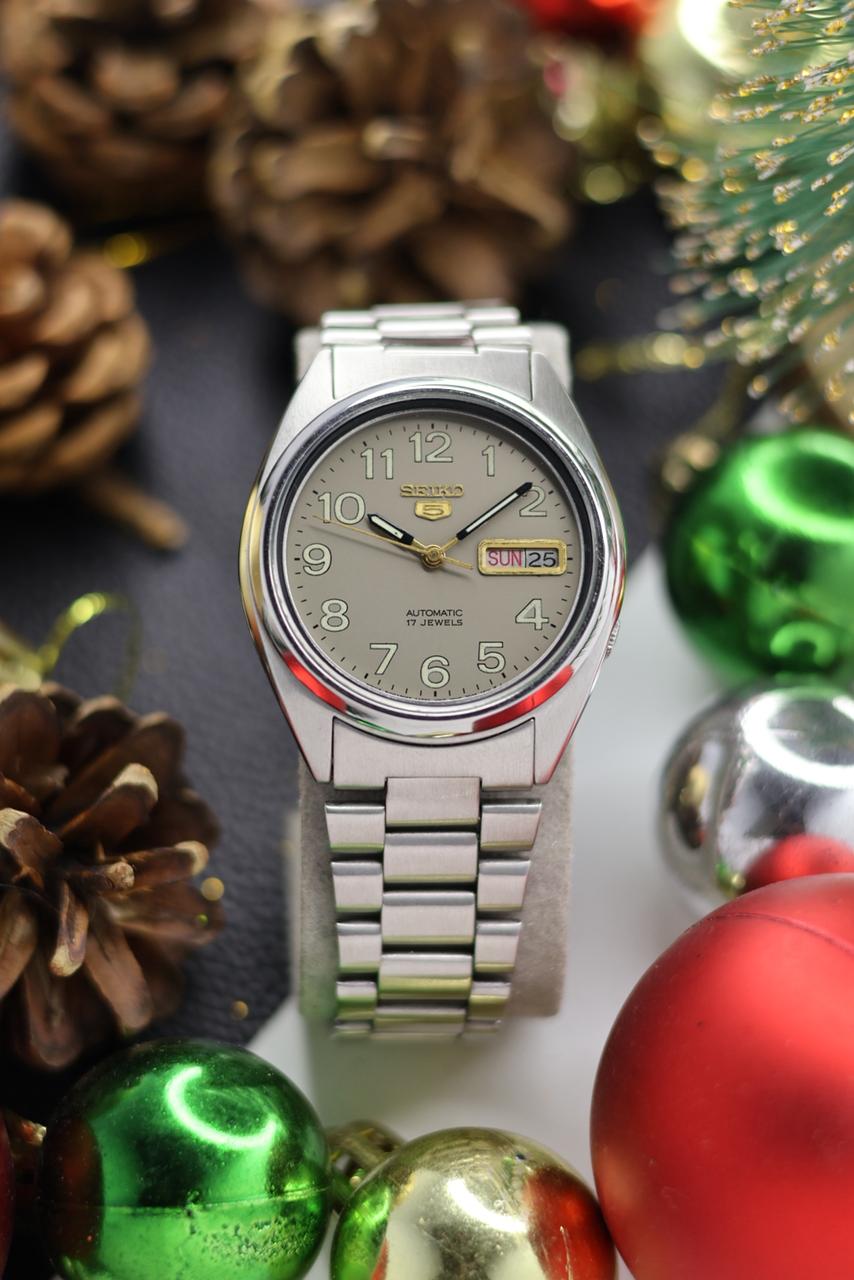 (Super Rare) 1984 Seiko 5 Grey Field Dial - Automatic Vintage Watch (Pre Owned) - SE540