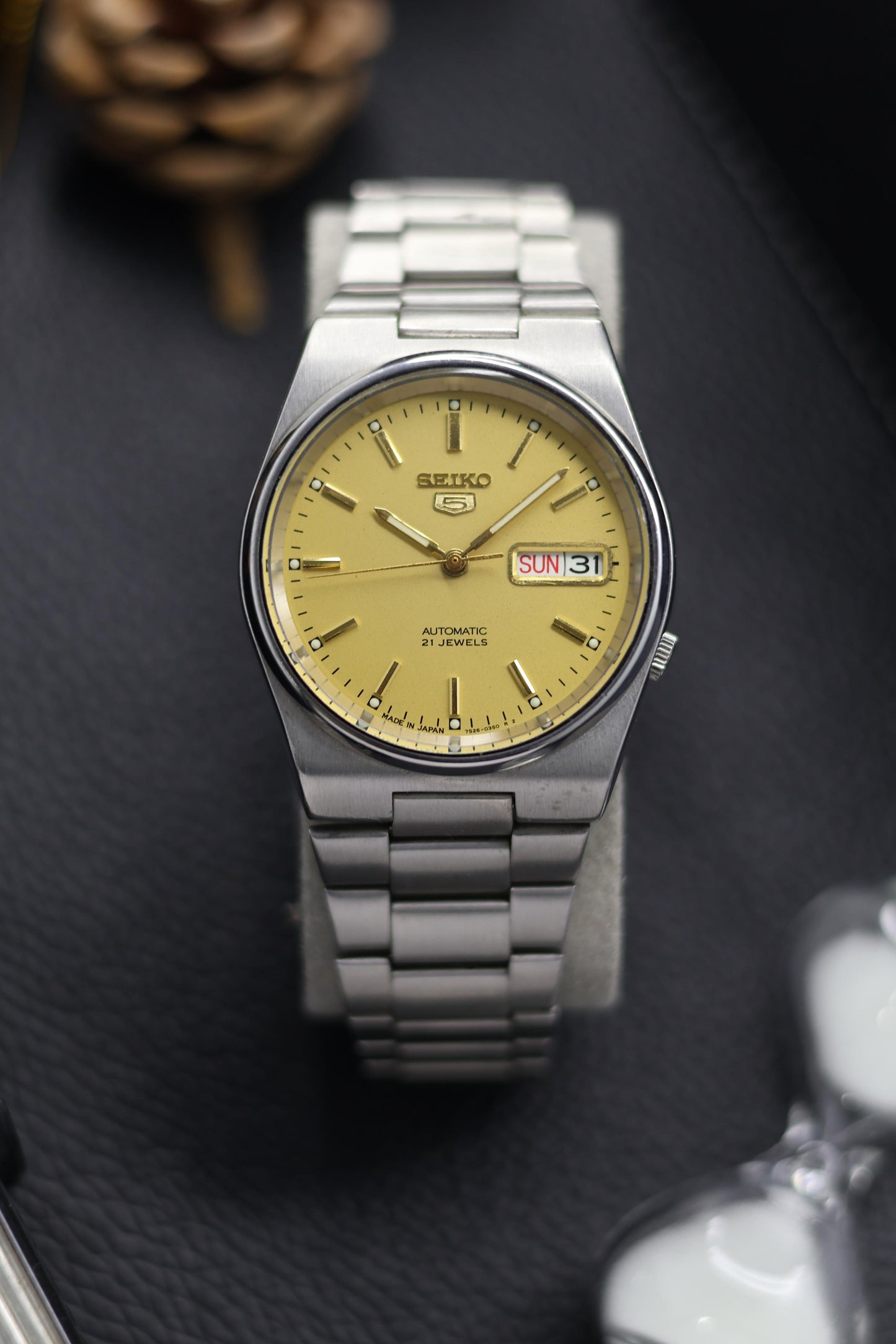 (Super Rare) Seiko 5 Yellow Dial with Glass Back - Automatic Vintage Watch (Pre Owned) - SE628