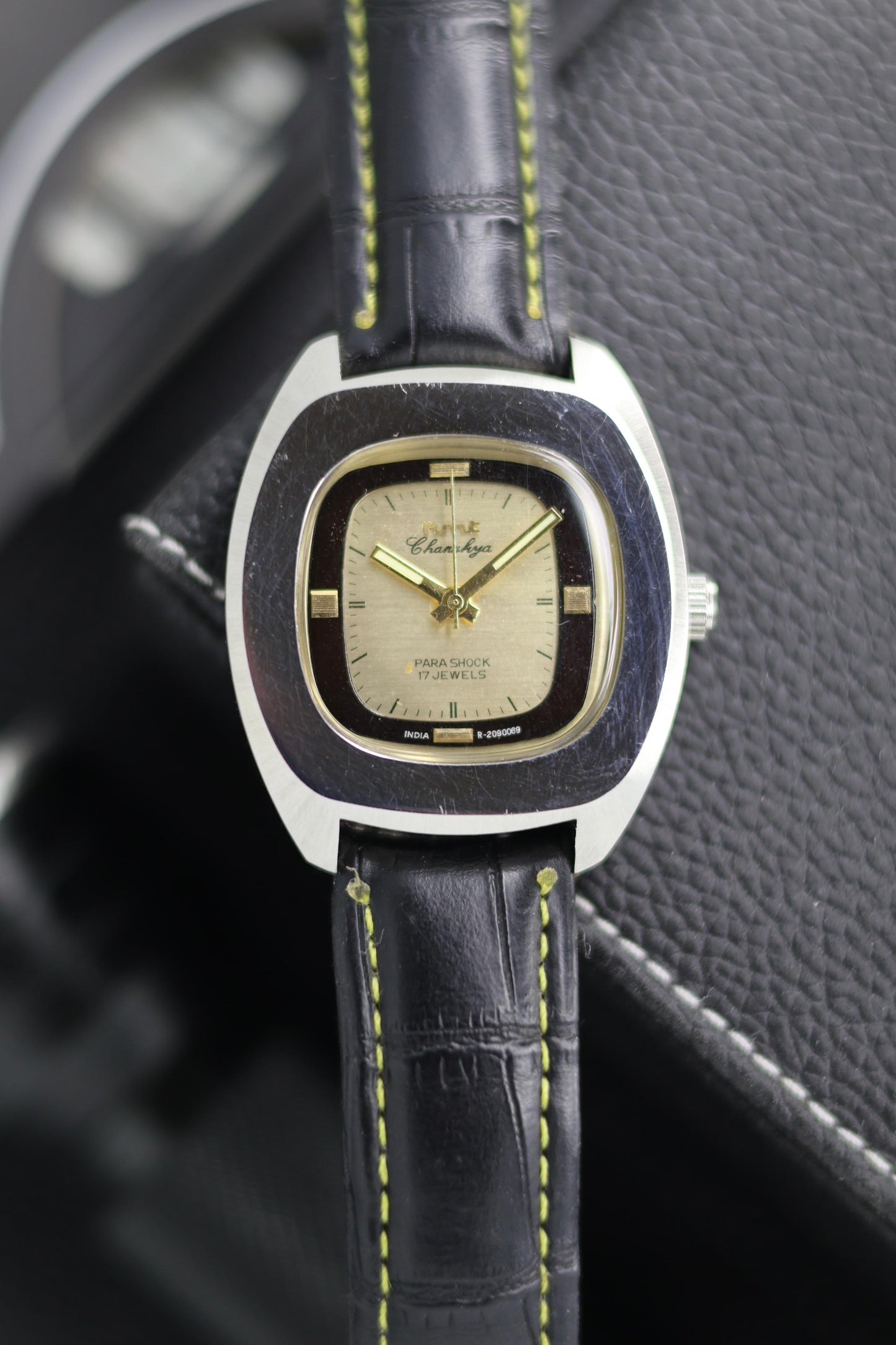 (Super Rare) Vintage HMT Chanakya Champagne TV Dial - in Original Condition - Mechanical Hand Winding Watch (Pre Owned) - SE539