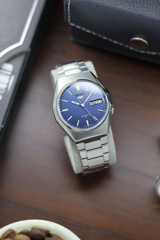 (Super Rare) 1982 Seiko 5 Blue Dial - Automatic Vintage Watch (Pre Owned) - A356