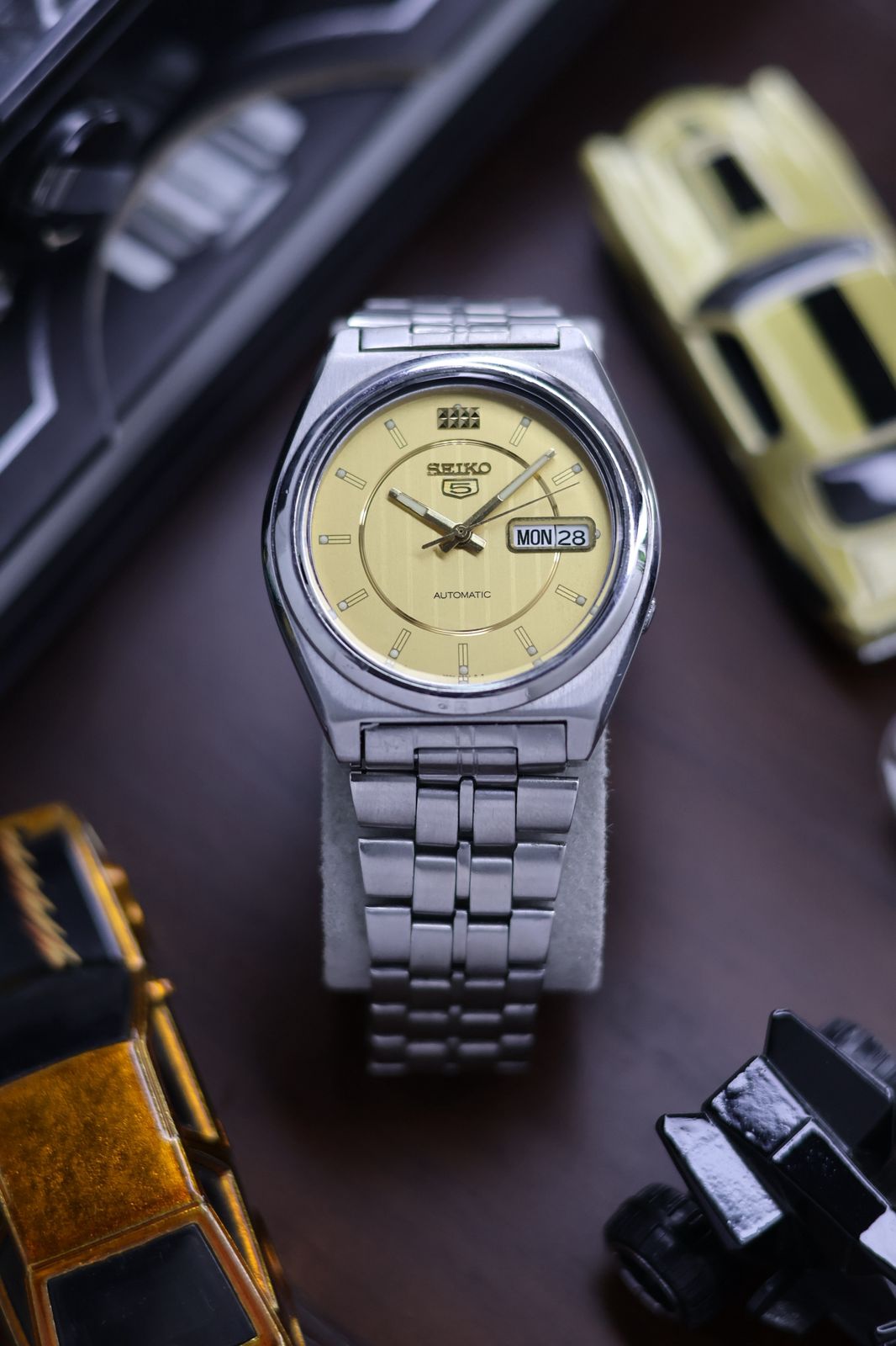 (Super Rare) Seiko 5 Gold Motif Dial - Automatic Vintage Watch (Pre Owned) - SE470