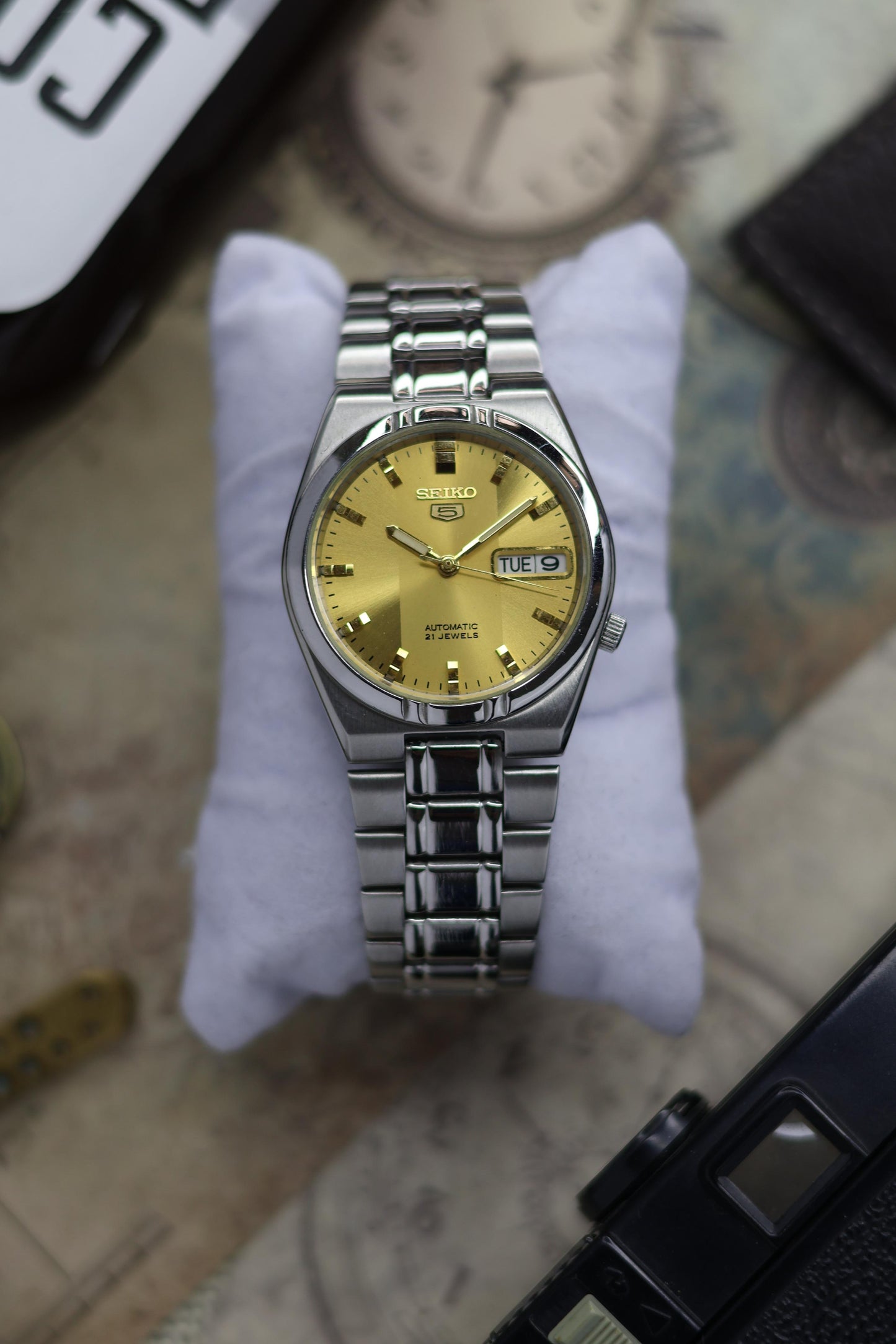 Seiko 5 Gold Dial with Glass Back (Pre Owned)