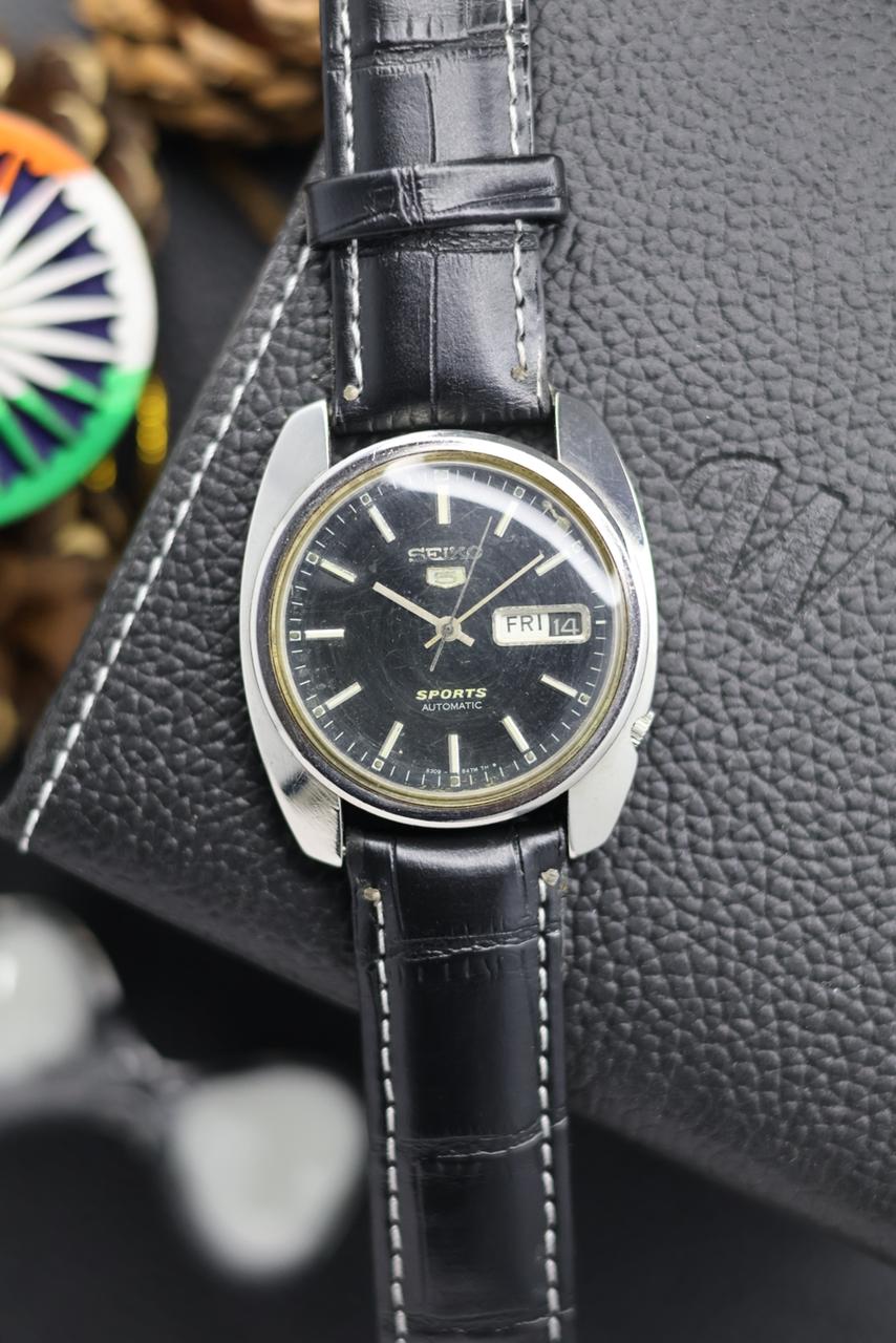 (Super Rare) 1970 Seiko 5 Sports Automatic Black Dial - Automatic Vintage Watch (Pre Owned) - SE570