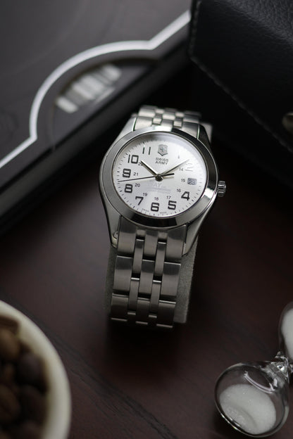 (Super Rare) Victorinox Swiss Army Alliance White Dial with Solid Links and Butterfly Clasp Bracelet (Pre Owned) - A351