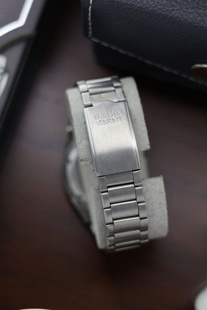 1984 Seiko 5 Black Dial - Automatic Vintage Watch (Pre Owned) - SE428