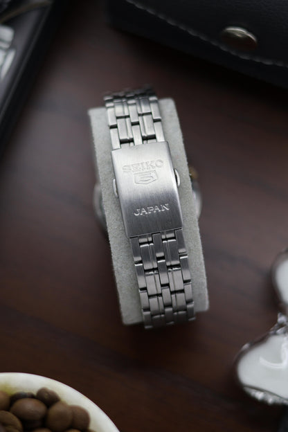Seiko 5 Black Dial with Glass Back - Automatic Vintage Watch (Pre Owned) - A223