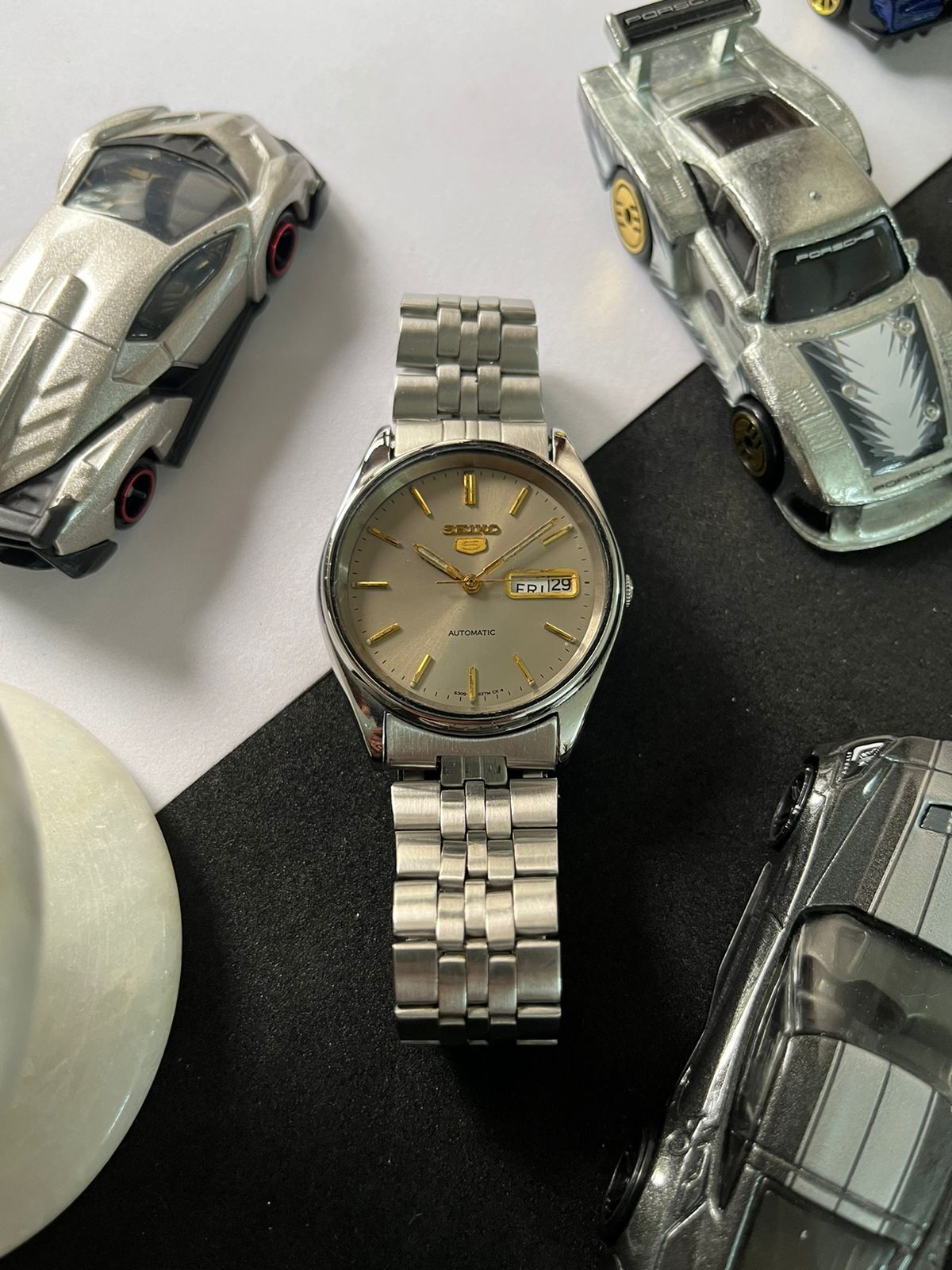 1983 Seiko 5 Grey Sunburst Dial (Pre Owned)