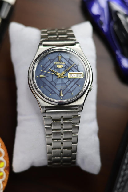 1984 Seiko 5 Blue Motif Dial (Pre Owned)