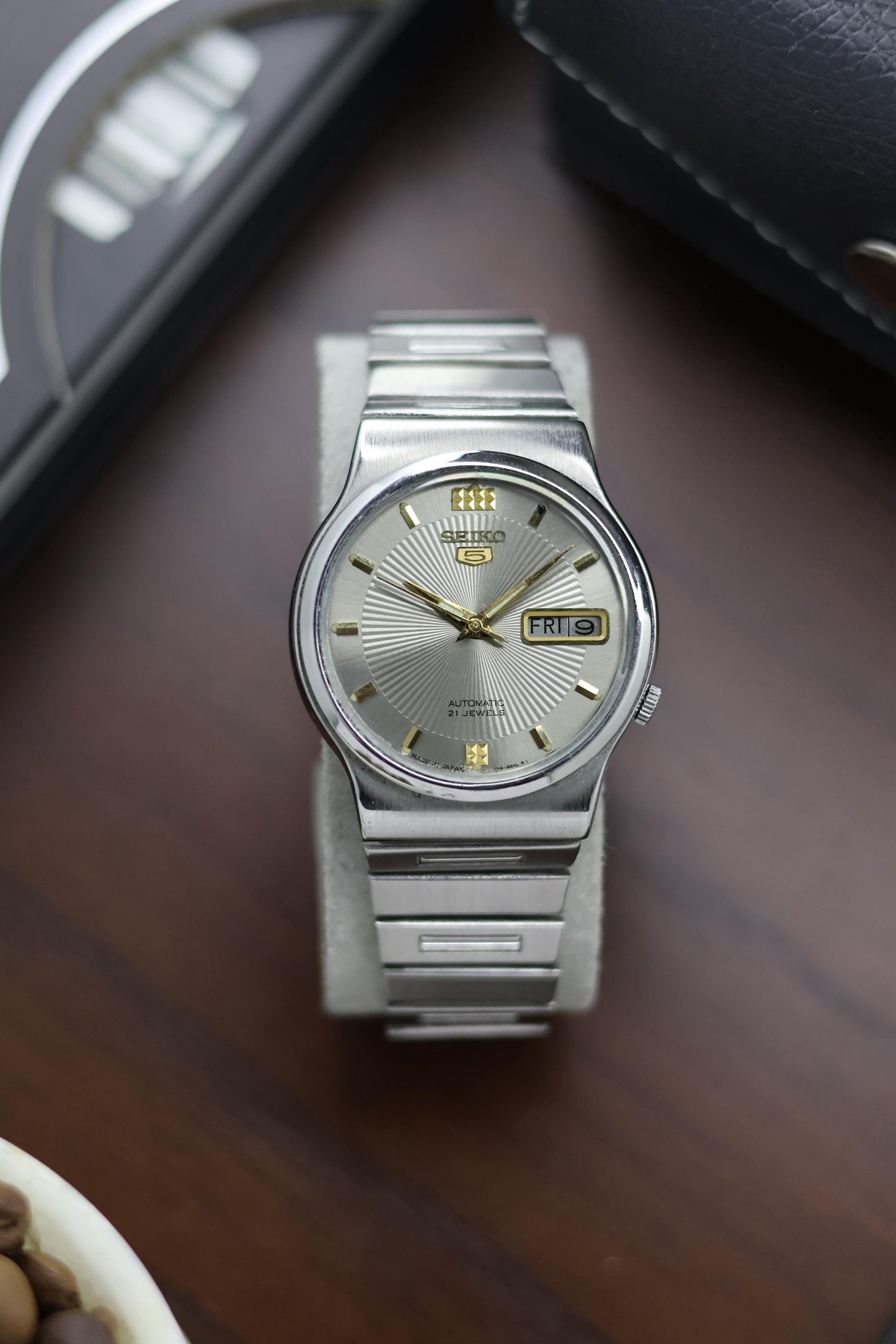 1985 Seiko 5 Silver Sunray Dial - Automatic Vintage Watch (Pre Owned) - A386