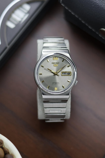 1985 Seiko 5 Silver Sunray Dial - Automatic Vintage Watch (Pre Owned) - A386