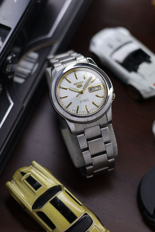 Seiko 5 Silver Sunray Dial with Glass Back - Automatic Vintage Watch (Pre Owned) - SE480