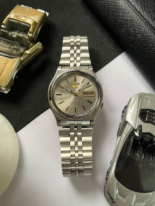 1991 Seiko 5 Silver Sunray Dial (Pre Owned)