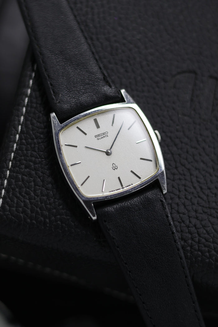 (JDM - Extremely Rare) 1979 Seiko CHARIOT Tank White Dial - Quartz Vintage Watch (Pre Owned) - SE652
