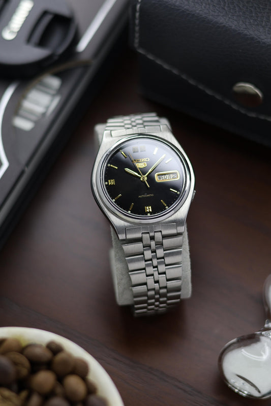 1984 Seiko 5 Black Dial- Automatic Vintage Watch (Pre Owned) - A233