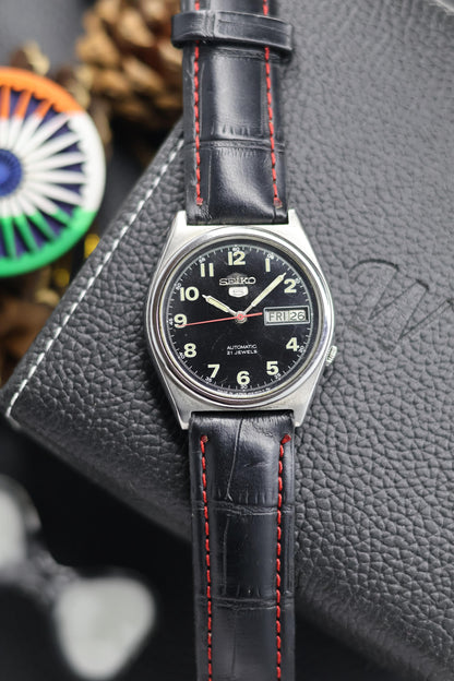 (Super Rare) 1982 Seiko 5 Black Field Dial - Automatic Vintage Watch (Pre Owned) - SE641