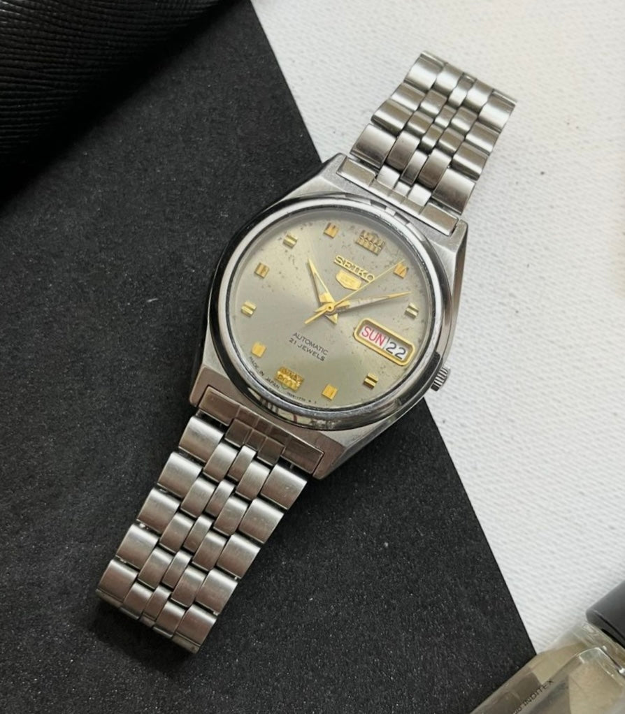 Seiko 5 Grey Patina Dial Pre Owned watchtopia.in