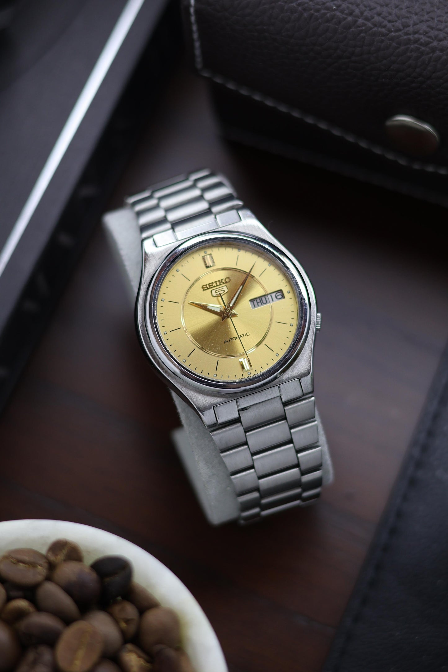 1983 Seiko 5 Gold Motif Dial - Automatic Vintage Watch (Pre Owned)