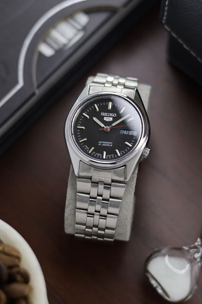 1999 Seiko 5 Black Dial - Automatic Vintage Watch (Pre Owned) - SE443