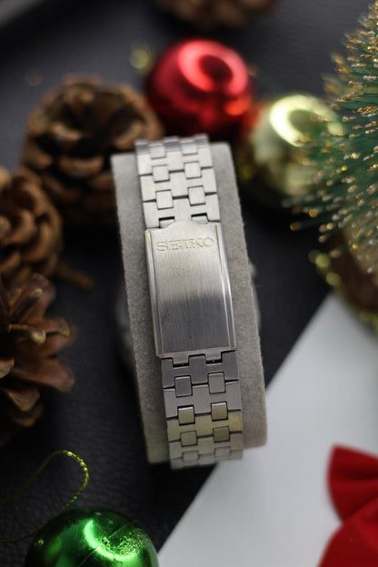 (Super Rare) 1981 Seiko 5 Silver Hex Dial - Automatic Vintage Watch (Pre Owned) - SE522