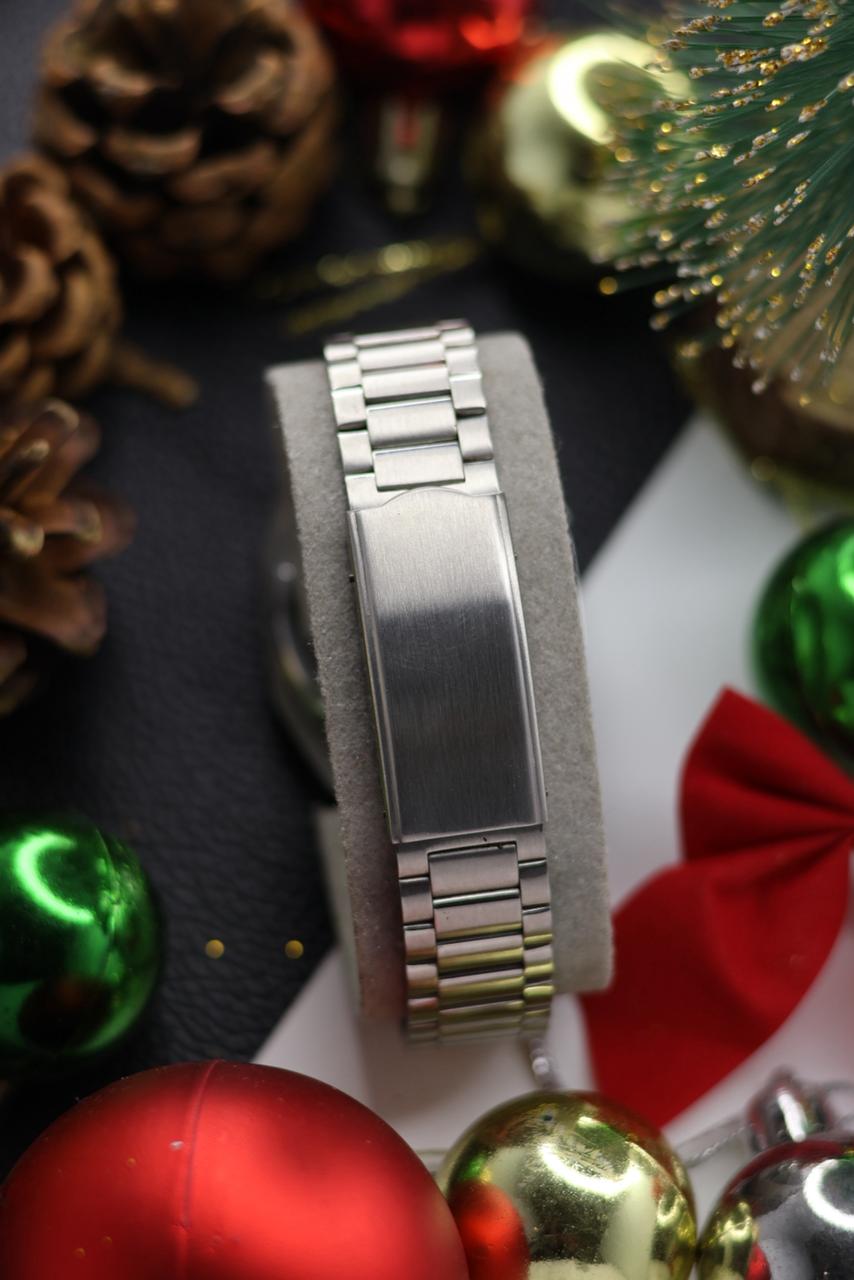 (Super Rare) 1981 Seiko 5 TV Dial - Automatic Vintage Watch (Pre Owned) - SE509