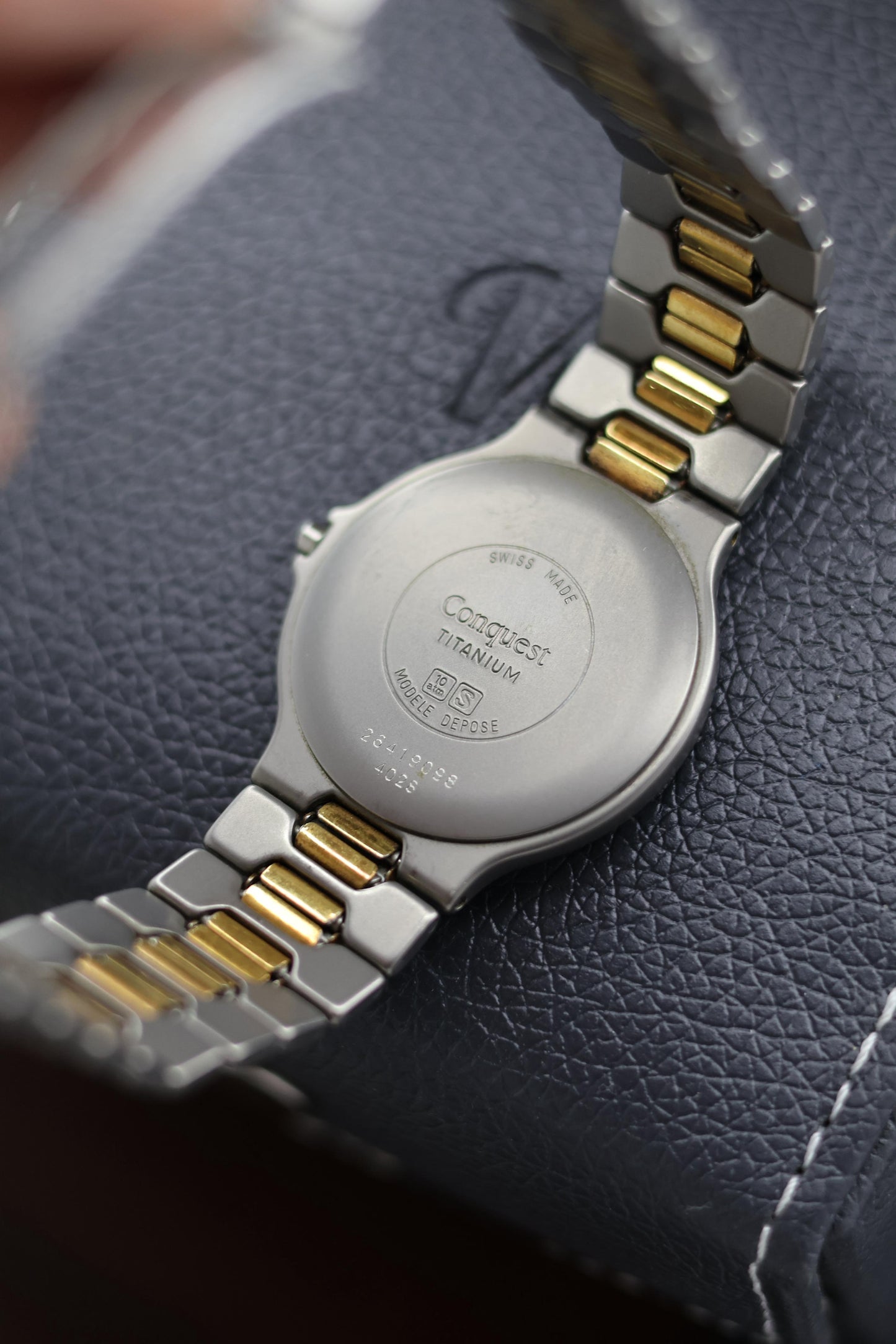 (Extremely Rare) LONGINES Conquest TITANIUM Dual Tone Grey Dial - Swiss Vintage Watch (Pre Owned) - A247