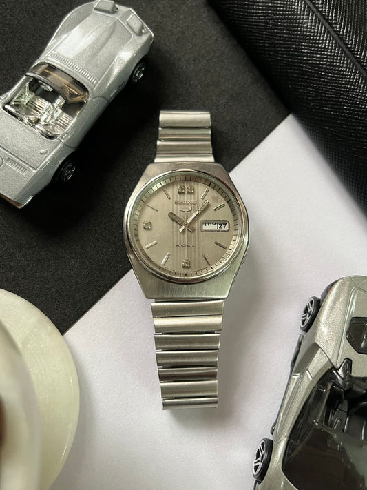 1981 Seiko 5 Silver Dial (Pre Owned)