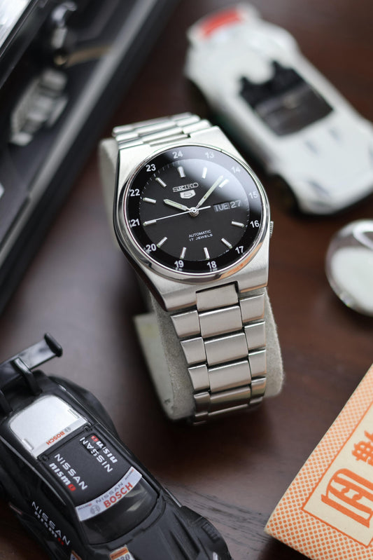1984 Seiko 5 Railway Time Black Dial - Automatic Vintage Watch (Pre Owned) - SE518