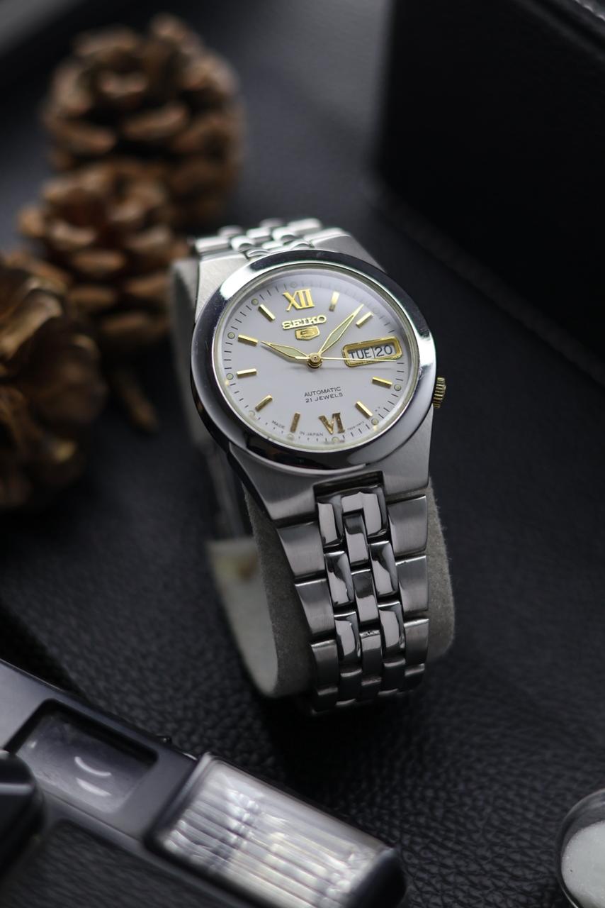 (Super Rare) Seiko 5 White Dial with Glass Back - Automatic Vintage Watch (Pre Owned) - SE627