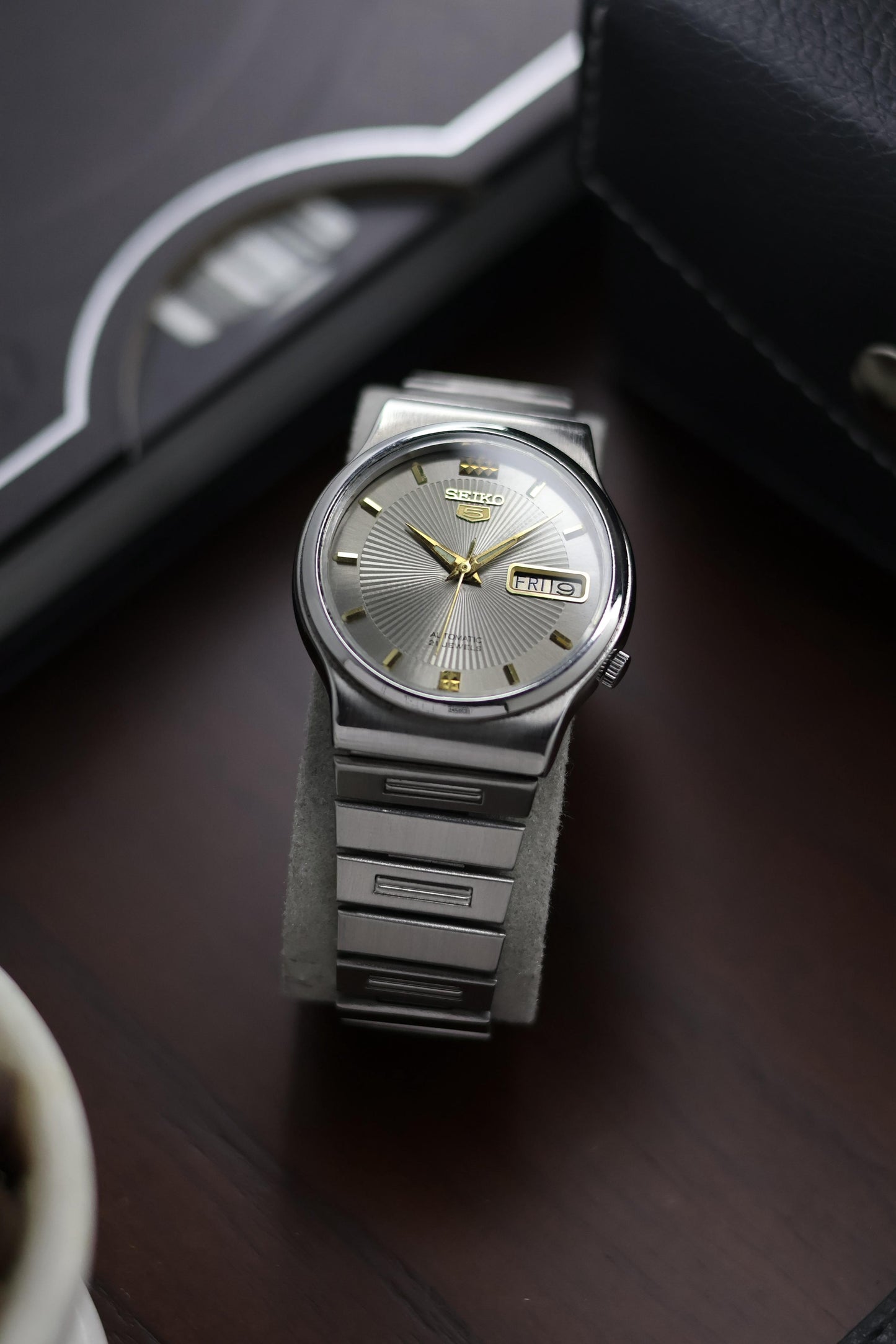 1985 Seiko 5 Silver Sunray Dial - Automatic Vintage Watch (Pre Owned) - A386