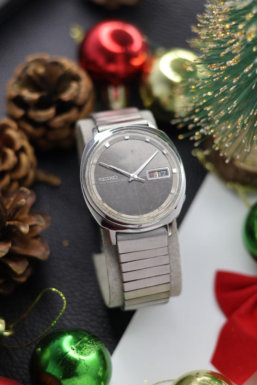 (Extremely Rare) 1965 Seiko 5 Sportsmatic Weekdater Charcoal Dial - Automatic Vintage Watch (Pre Owned) - SE509