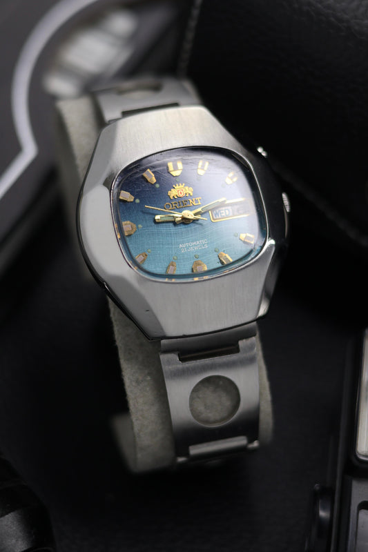 (Extremely Rare) Orient Tri-Star Crystal Aqua Blue TV Dial - Automatic Vintage Watch (Pre Owned) - SE538