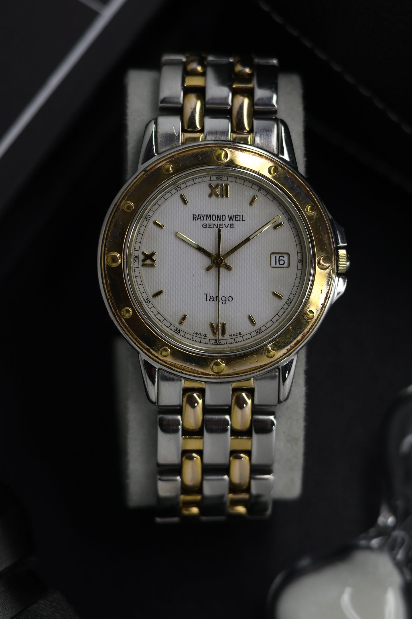 (Super Rare) Raymond Weil Geneve TANGO Quartz Two-Tone White Dial with Gold Plated Bezel - Automatic Swiss Vintage Watch (Pre Owned) - SE709