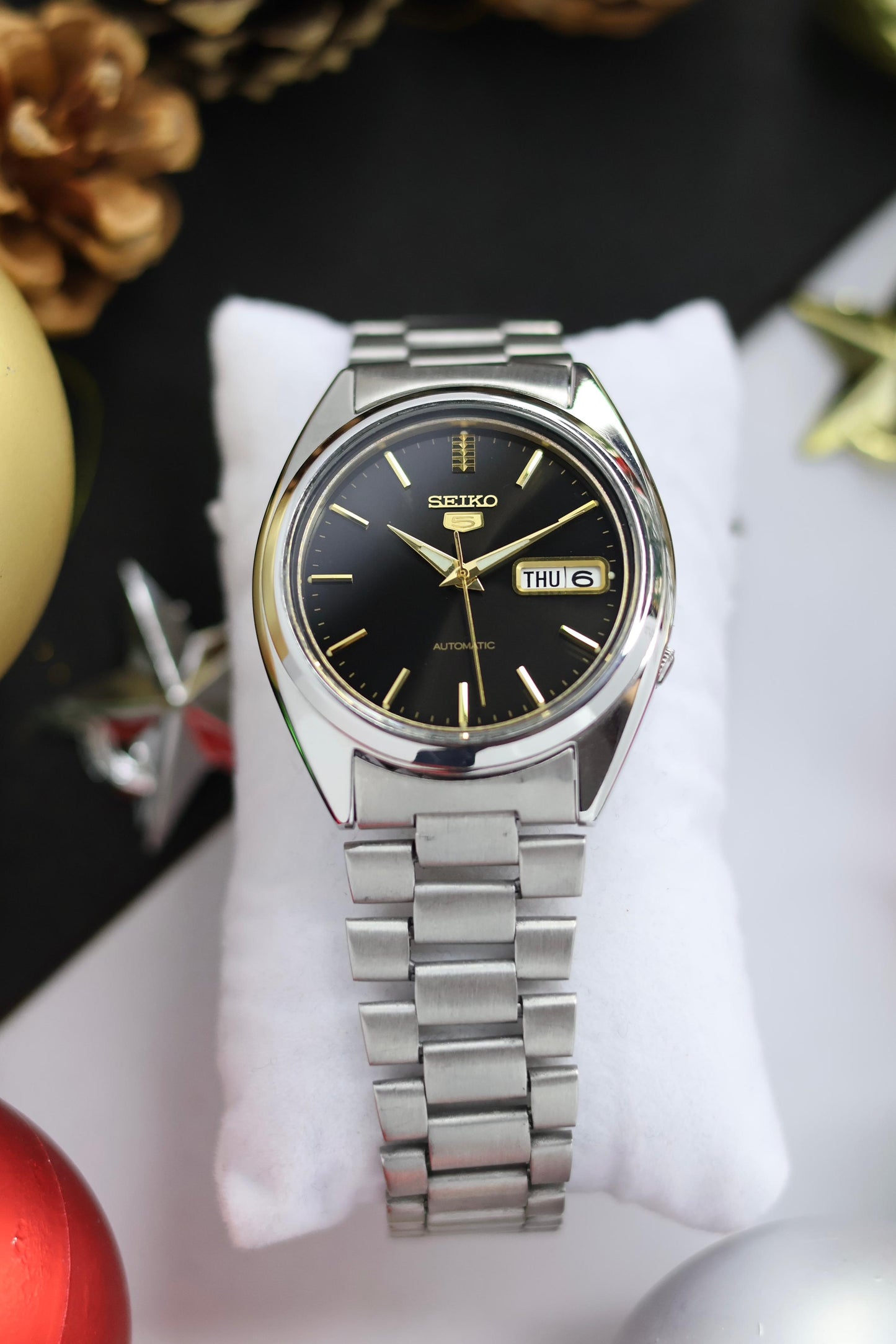 Seiko 5 Black Dial with Glass Back (Pre Owned)