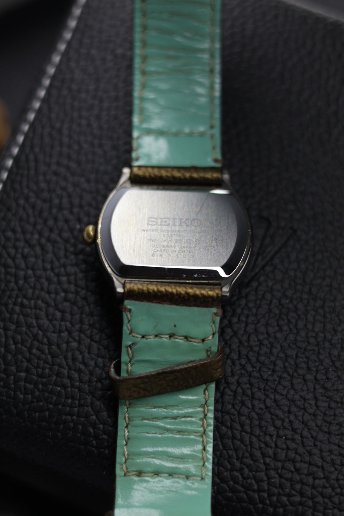 (JDM - Extremely Rare) 1996 Seiko Snowflake Dial with Wide Tonneau Shaped Case - Quartz Vintage Watch (Pre Owned) - SE542